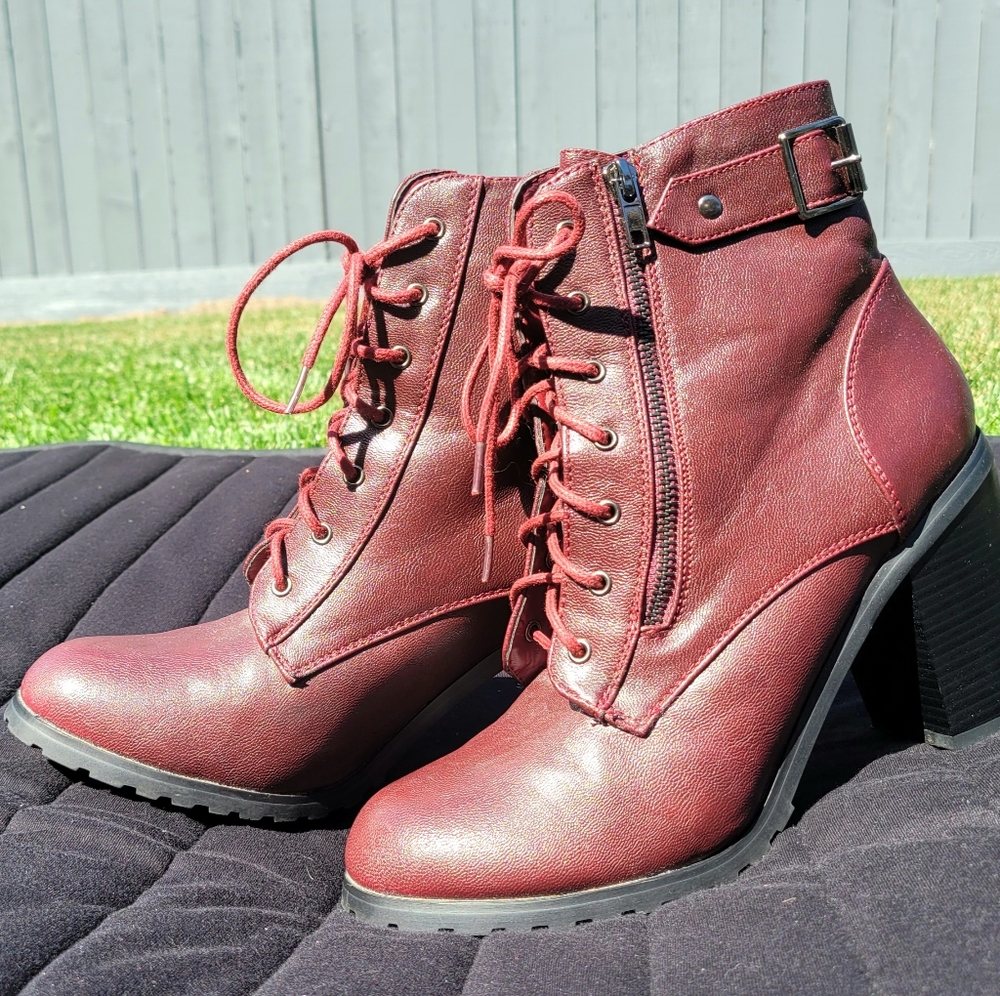 JustFab Rosemarie Lace Up Heeled Booties Sz 10/41
